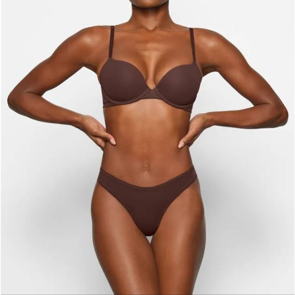 Skims Body Push Up Bra Expresso Size 30C‎ NWT